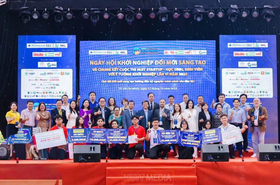 Đội MM886 slot game, bắn cá, lô đề, đá gà An Giang tham dự Cuộc thi với 3 dự án đều đạt giải. 1000059624.jpg