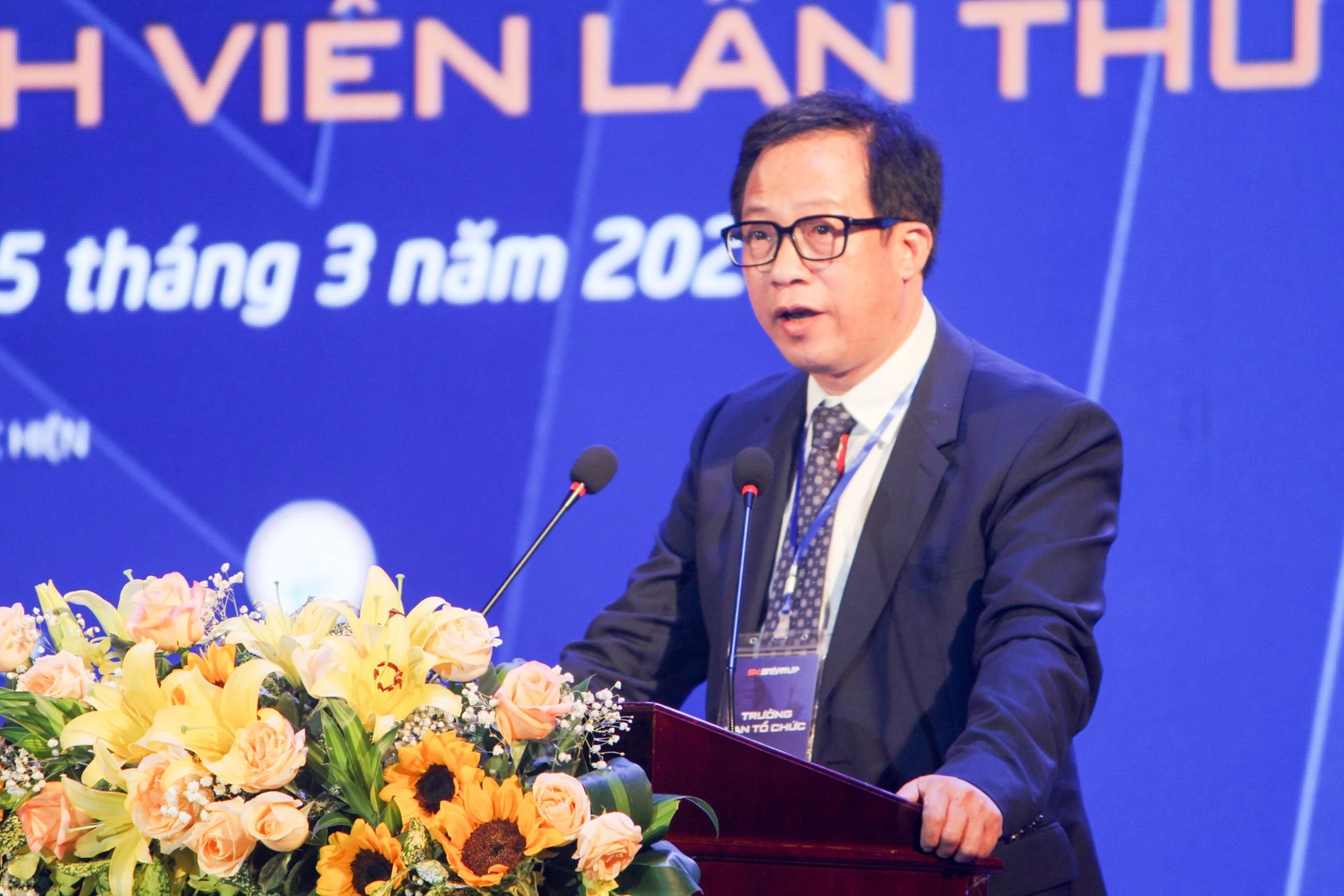 PGS.TS. Lê Anh Phương - Giám đốc MM888 bảo mật tuyệt đối Huế phát biểu và đề xuất Chính phủ và các Bộ ban ngành tháo gỡ một số vướng mắc trong chính sách về khởi nghiệp đổi mới sáng tạo mà các MM888 bảo mật tuyệt đối đang gặp phải.