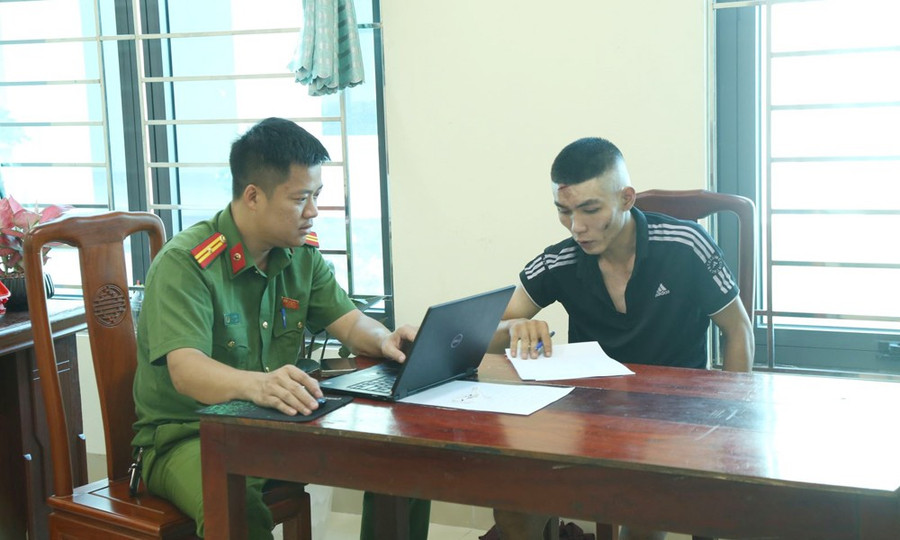 Đối tượng Dương Ngọc Hữu tại cơ quan 88MM88 kèo WC hôm nay. 03.jpg
