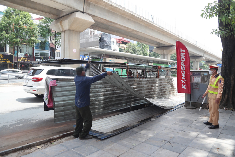 Xe tự chế chở hàng tiềm ẩn nguy cơ gây tai nạn giao thông. 34-sua.png