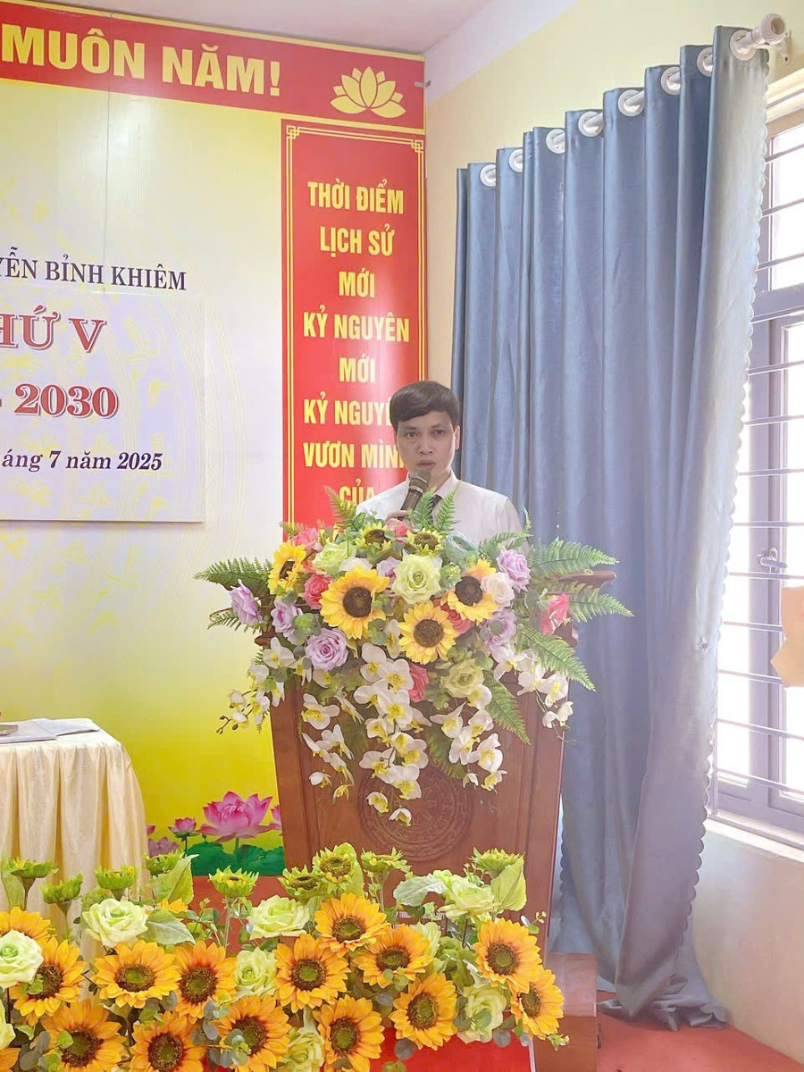 Đồng chí Nguyễn Văn Quảng - Ủy viên BTV, Phó chủ tịch UBND phường Việt Hưng phát biểu chỉ đạo tại 2MM88.com trò chơi casino và slot. 3.jpg