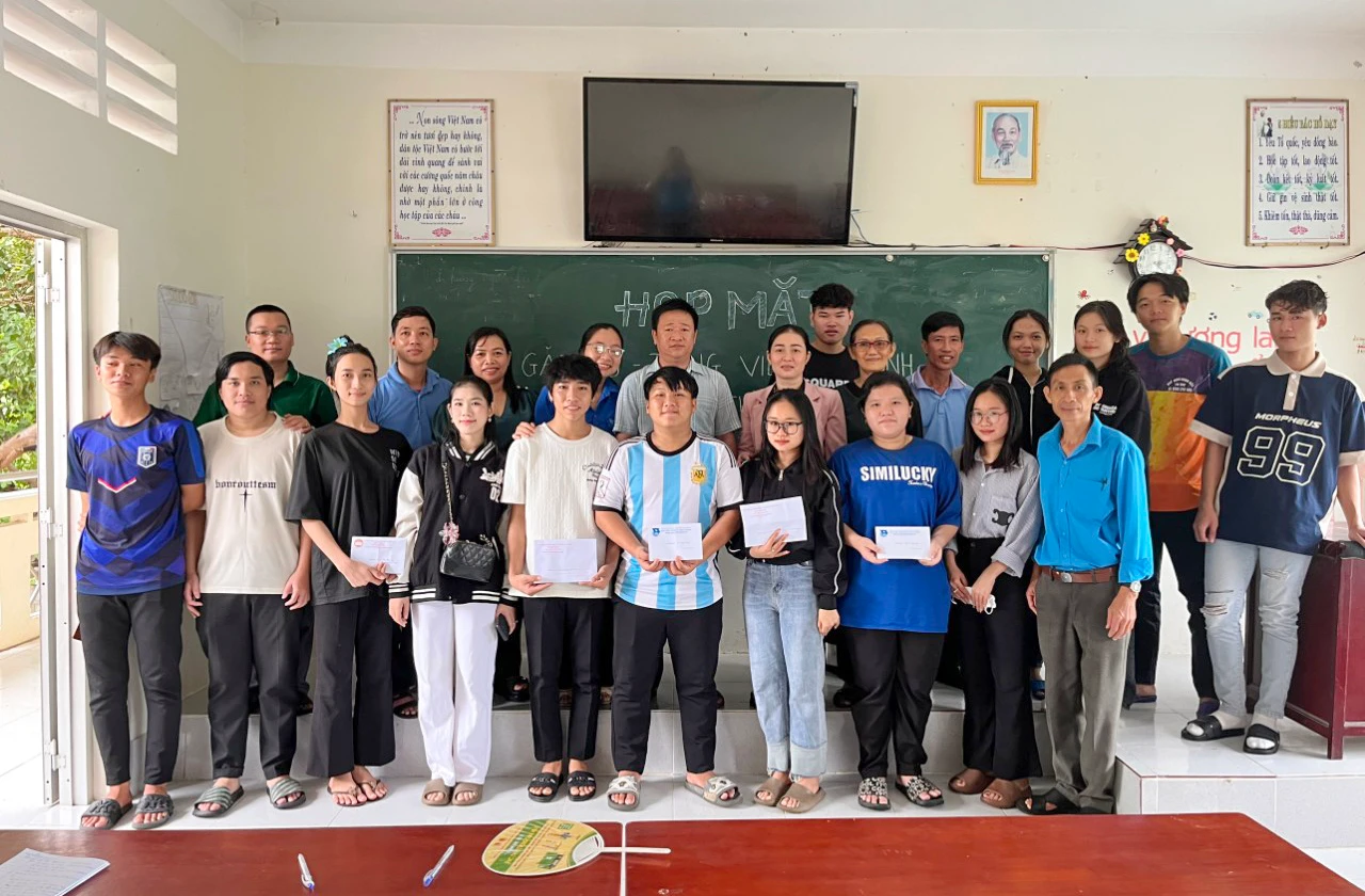 Các thầy cô hỗ trợ, động viên các Đăng nhập vào MM886 Việt Nam trước giờ lên đường vào đất liền thi. Các thầy cô hỗ trợ, động viên các Đăng nhập vào MM886 Việt Nam trước giờ lên đường vào đất liền thi.