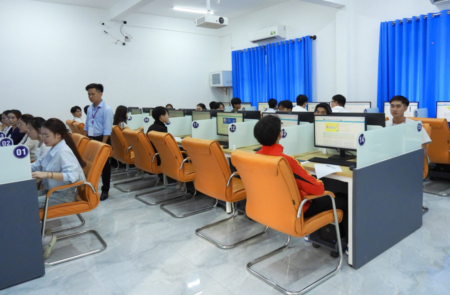 Đăng nhập vào MM886 Việt Nam dự thi kỹ năng nghe, đọc, viết tiếng Việt trên phần mềm.