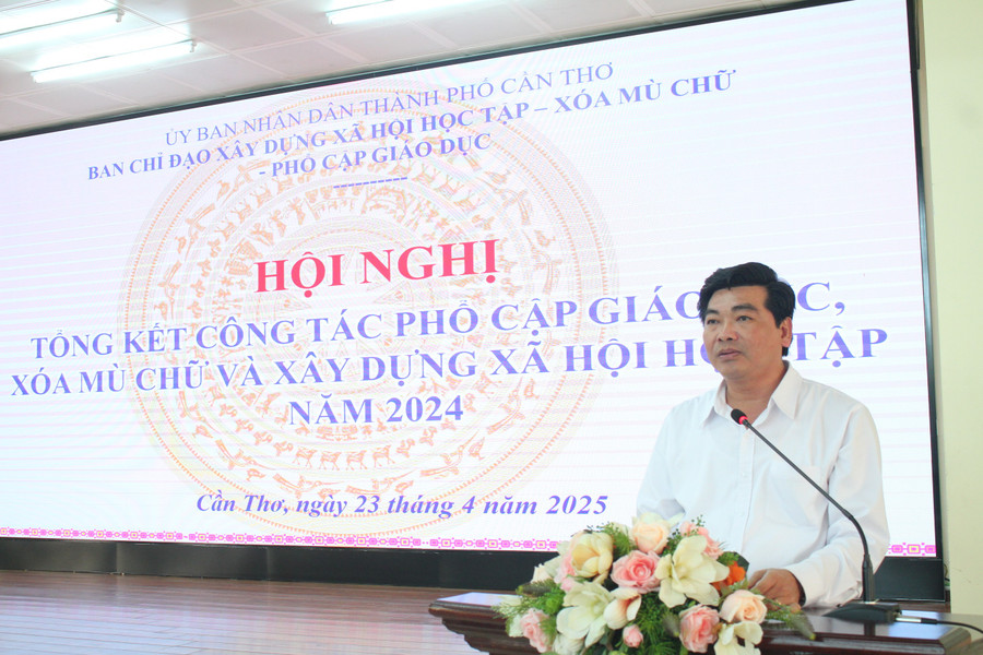 Ông Trần Thanh Bình, Giám đốc Sở GD&ĐT TP Cần Thơ phát biểu tại Hội nghị. can-tho-pcgd-4.jpg