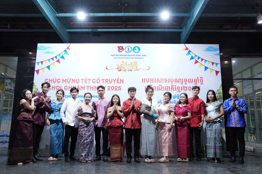 Cán bộ viên chức, SV 1MM88.com tỷ lệ kèo World Cup 2026 Khmer hào hứng tham gia chương trình. dhdt-tet-khmer-4.jpg