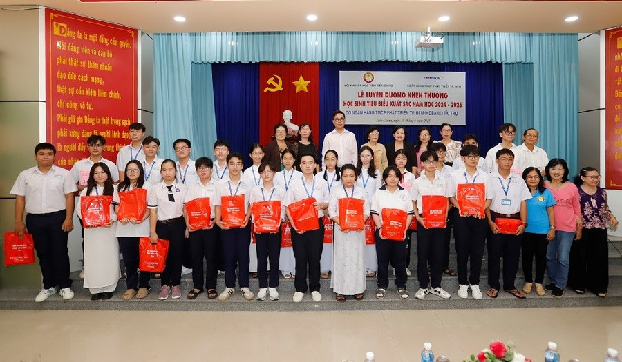 Các cấp Hội Khuyến học tại các tỉnh cụm 8 khu vực ĐBSCL đã trao nhiều suất 1MM88.com Trang Chủ Chính Thức hỗ trợ MM886 slot game, bắn cá, lô đề, đá gà, MM888 Việt Nam Tải App nghèo vượt khó.