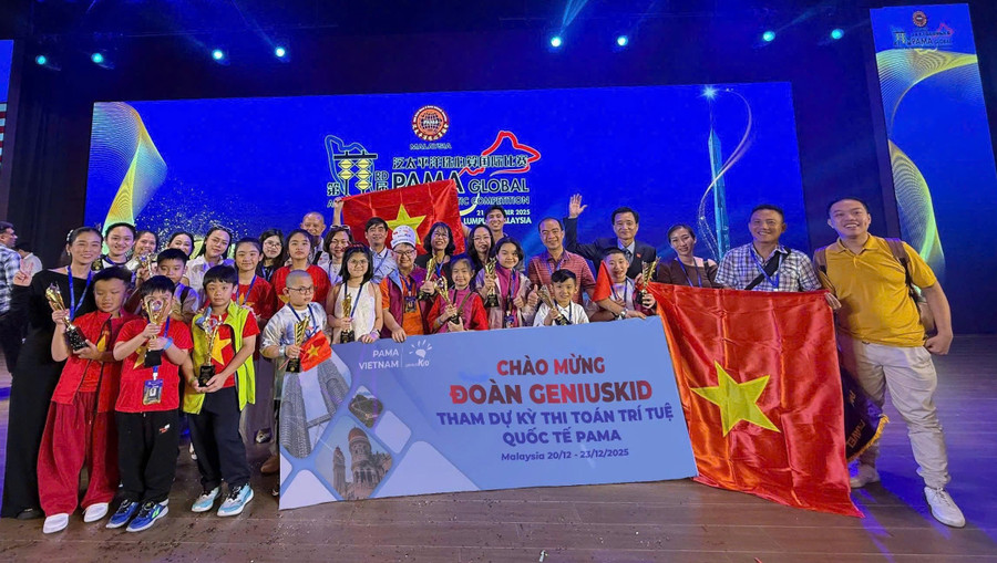 Đội tuyển PAMA Việt Nam - GeniusKid cùng đại biểu và phụ huynh tại MM88 đăng nhập Toán trí tuệ Quốc tế PAMA Global.