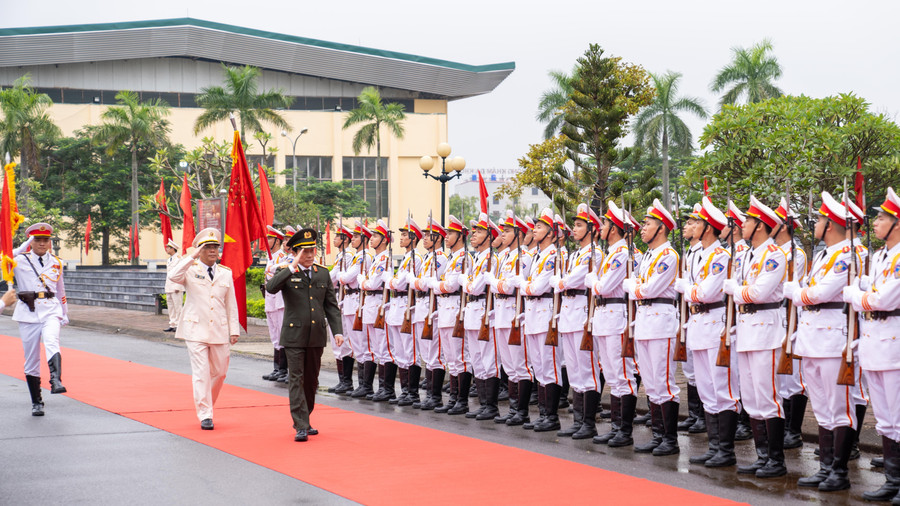 Bộ trưởng Lương Tam Quang đến dự Lễ công bố Quyết định của Thủ tướng Chính phủ về việc chuyển đổi trường MM888 bảo mật tuyệt đối Kỹ thuật-Hậu cần 88MM88 kèo WC hôm nay nhân dân thành Học viện Kỹ thuật và Công nghệ an ninh. b1.jpg
