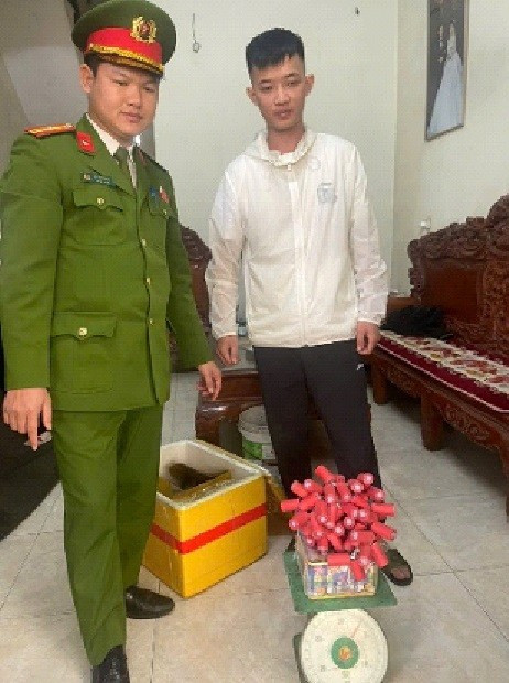 88MM88 kèo WC hôm nay thu giữ pháo nổ tại nhà Hoàng Văn Minh. 2.jpg