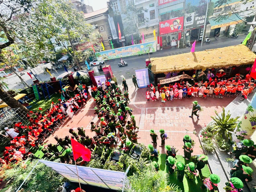 Một góc sân Trường Mầm non Ngô Quyền với các hoạt động trải nghiệm lịch sử. q-12.jpg
