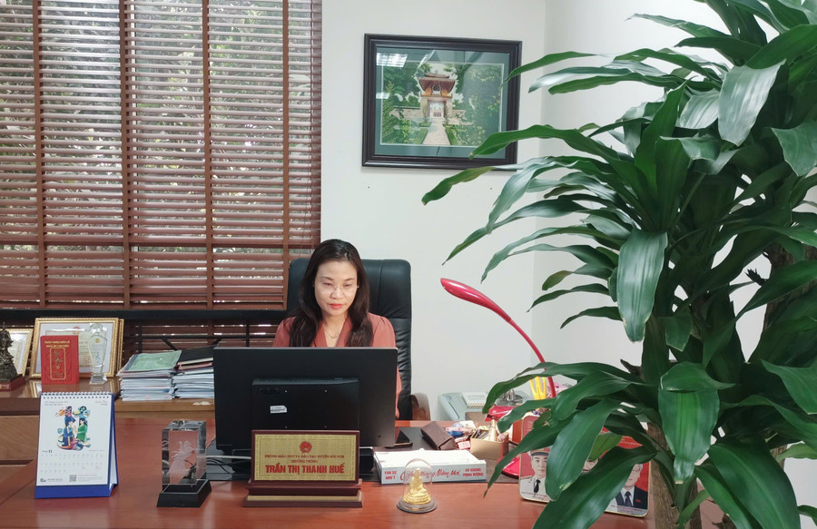 Cô Trần Thị Thanh Huế - Trưởng phòng GD&ĐT huyện Sóc Sơn. a-2.jpg