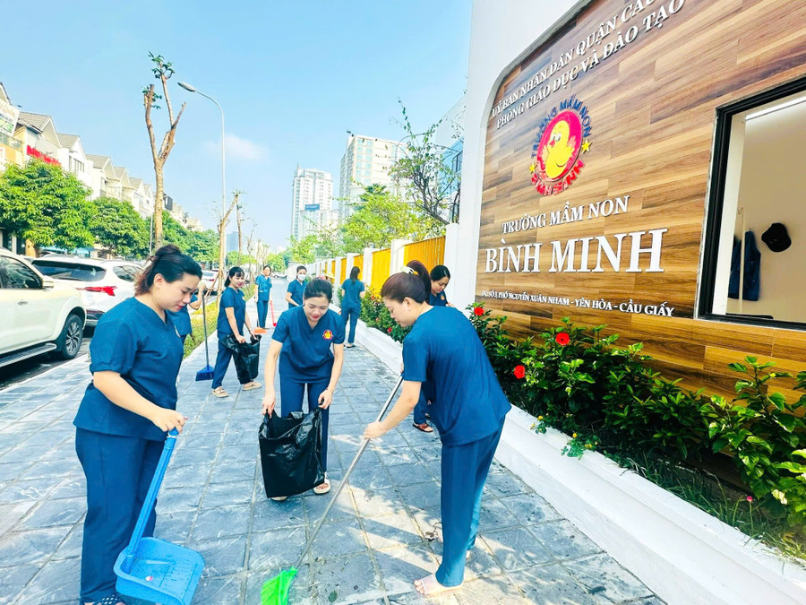 Trường Mầm non Bình Minh được chỉnh trang, xanh – sạch – đẹp – an toàn sẵn sàng cho năm học mới. z6975085813498-39d0a972e3f9bb8766f45e7ed2bb2c6a.jpg
