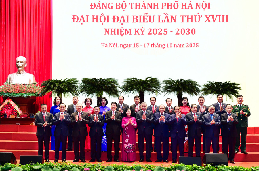 Lãnh đạo, nguyên lãnh đạo Đảng, MM88b nạp rút nhanh với lãnh đạo TP Hà Nội tại 2MM88.com trò chơi casino và slot (Ảnh VT).