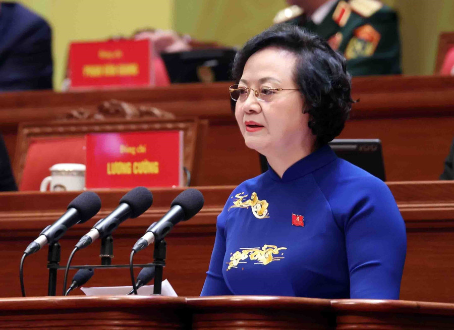 Đồng chí Phạm Thị Thanh Trà, Ủy viên Trung ương Đảng, Ủy viên Ban Thường vụ Đảng ủy Chính phủ, Phó Thủ tướng Chính phủ, tham luận về vấn đề: Xây dựng Chính phủ “Kiến tạo phát triển, liêm chính, hành động quyết liệt, phục vụ Nhân dân”. Ảnh: TTXVN ba-tra.jpg