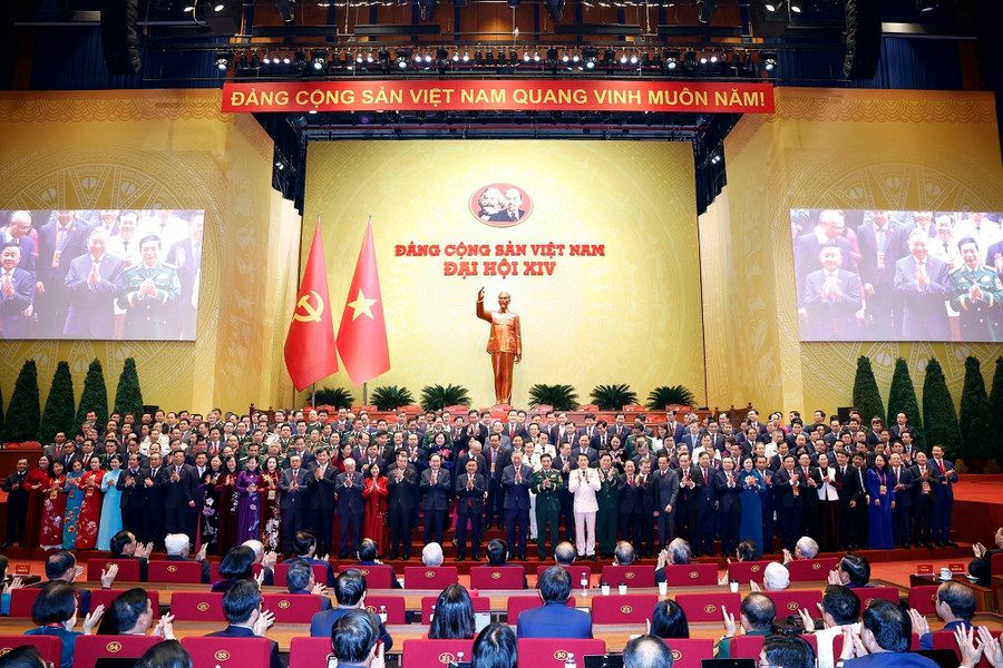 ban-chap-hanh-moi.jpg
