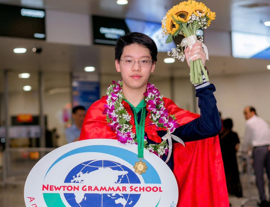 Nguyễn Phúc Nguyên, lớp 11 Trường THCS - THPT Newton (Hà Nội). newton-nen.jpg