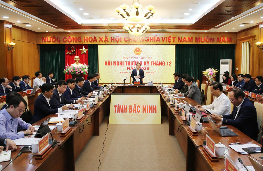 Ông Phạm Hoàng Sơn, Chủ tịch UBND tỉnh Bắc Ninh chủ trì hội nghị.