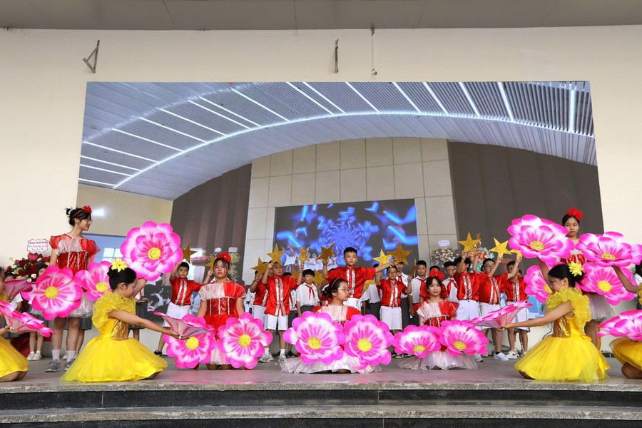 Một số tiết mục văn nghệ chào mừng khai giảng. picture7.jpg