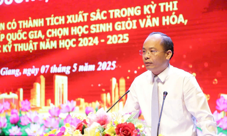 Ông Đặng Đình Hoan - Chủ tịch UBND TP Bắc Giang phát biểu ý kiến tại buổi lễ. image1610.png