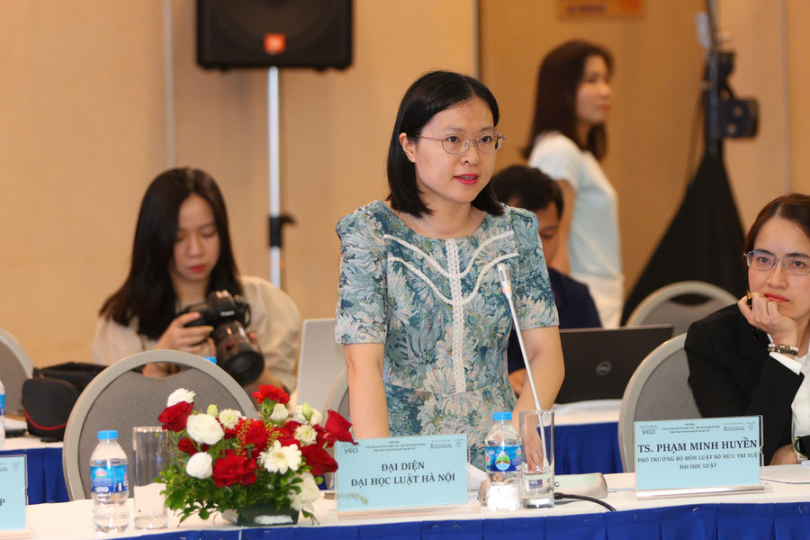 TS. Phạm Minh Huyền (Trưởng Bộ môn SHTT, đại diện MM888 bảo mật tuyệt đối Luật Hà Nội) chia sẻ về những khoảng trống pháp lý khi thực hiện Tòa SHTT. z6999350762532-54d2da7fd6e7605c7447d183b94ad8f1.jpg