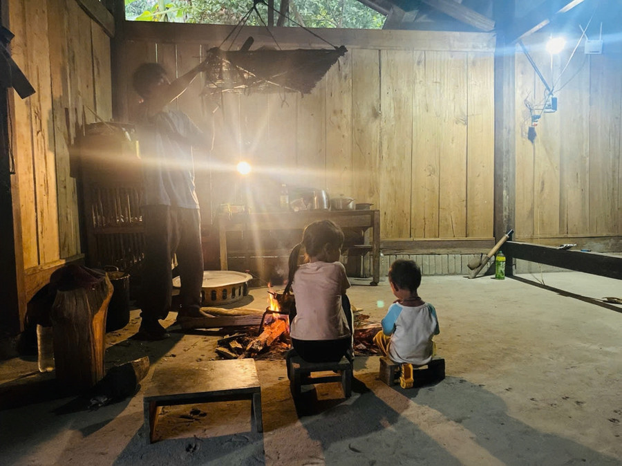 Đến với nơi mà cái ăn, cái mặc còn phải lắng lo, mới thực sự cảm phục những người thầy quality-restoration-20251114001528621.jpg