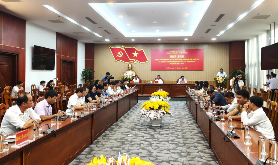 Quang cảnh họp báo. hop-bao-bau-cu-2.jpg