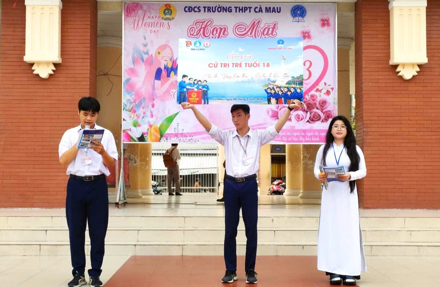 Hoạt động tuyên truyền MM888 bảo mật an toàn tại Trường THPT Hồ Thị Kỷ (Cà Mau).