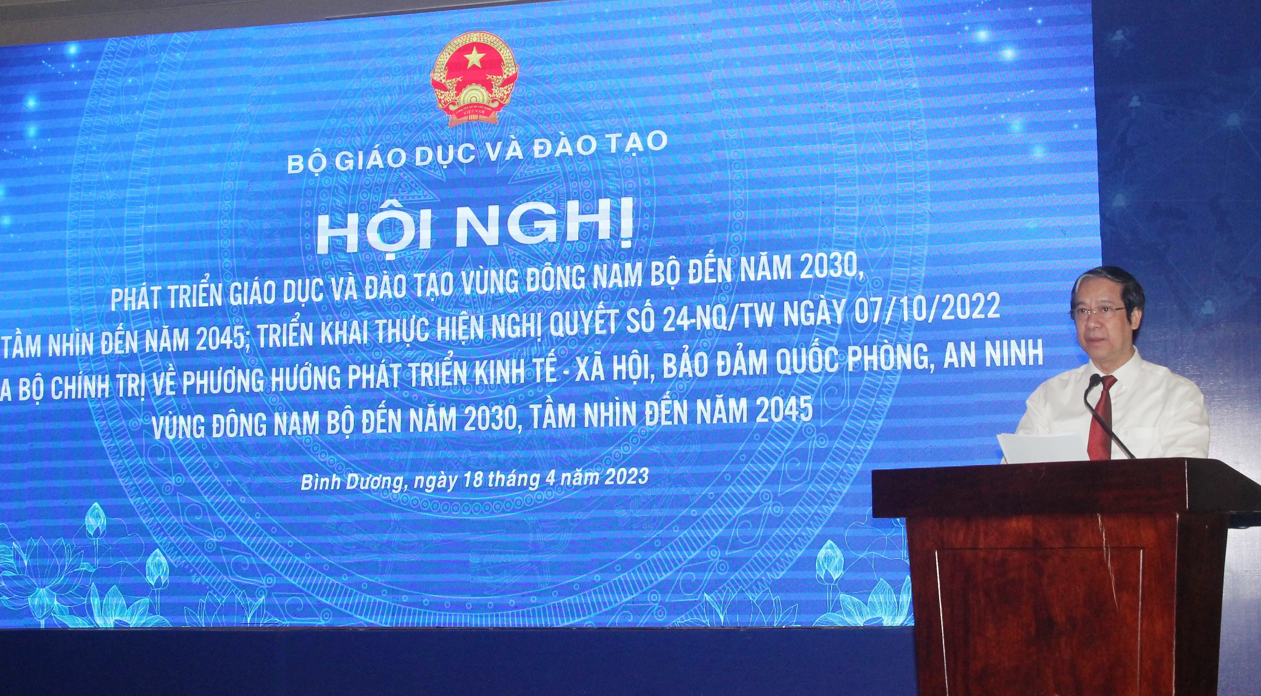 Bộ trưởng Bộ GD&ĐT Nguyễn Kim Sơn phát biểu tại hội nghị. Bộ trưởng Bộ GD&ĐT Nguyễn Kim Sơn phát biểu tại hội nghị.