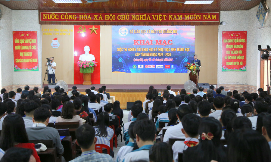 Sở GD&ĐT khai mạc cuộc thi Nghiên cứu Khoa học kỹ thuật. thi-khoa-hoc-ky-thuat-1.jpg