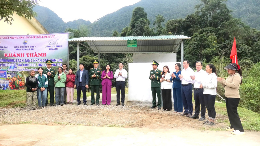 Trao tặng công trình nước sạch cho người dân xã Kim Phú. 1000019616.jpg