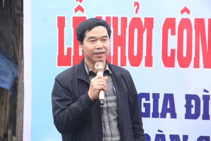 Ông Trần Văn Tỉnh – Phó Giám đốc Công ty Điện lực Dầu khí Hà Tĩnh phát biểu tại lễ khởi công. img-8765.jpg