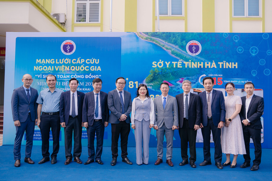 Các đại biểu tham dự lễ bàn giao. xph09716.jpg