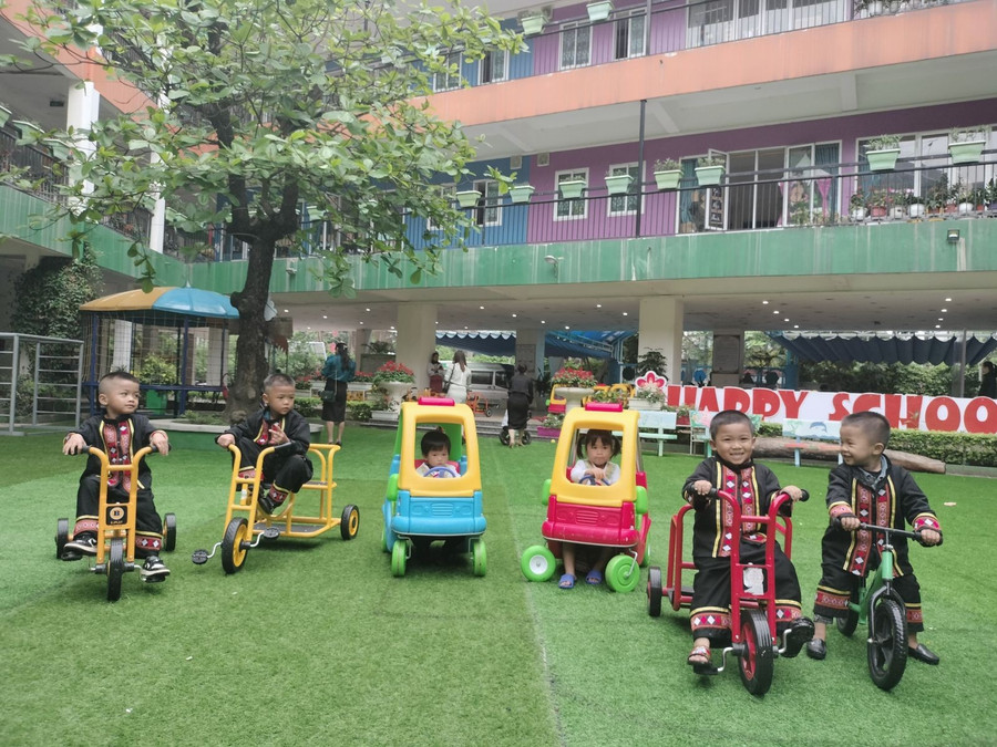 Các cháu nhỏ ở 1MM88.com tỷ lệ kèo World Cup 2026 Chứt được tham quan giao lưu với các cháu nhỏ ở trường mầm non khu vực trung tâm tỉnh Hà Tĩnh. chut3.jpg