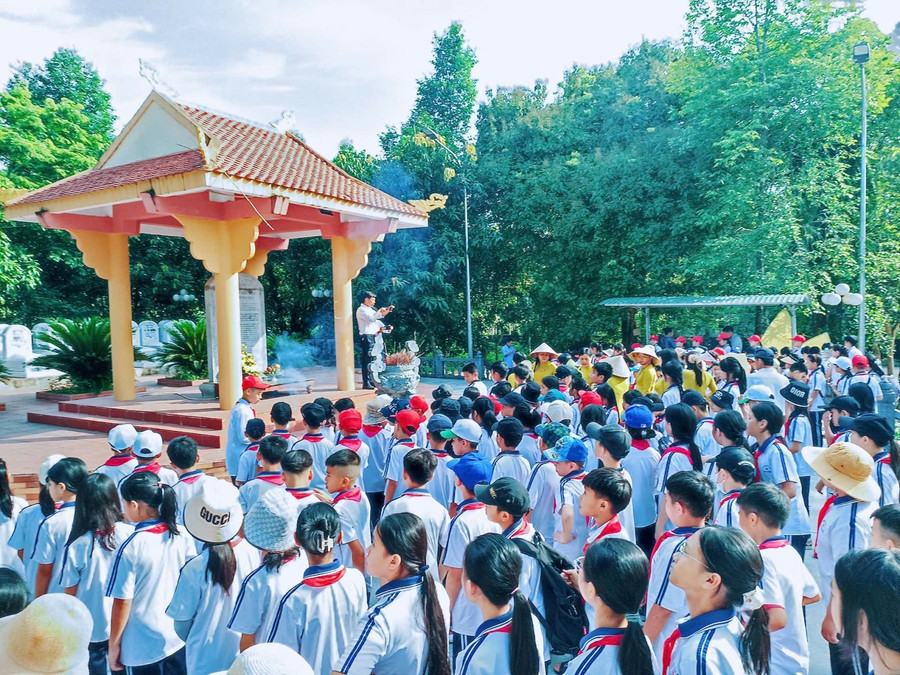 cap-hai-huong-phuc.jpg