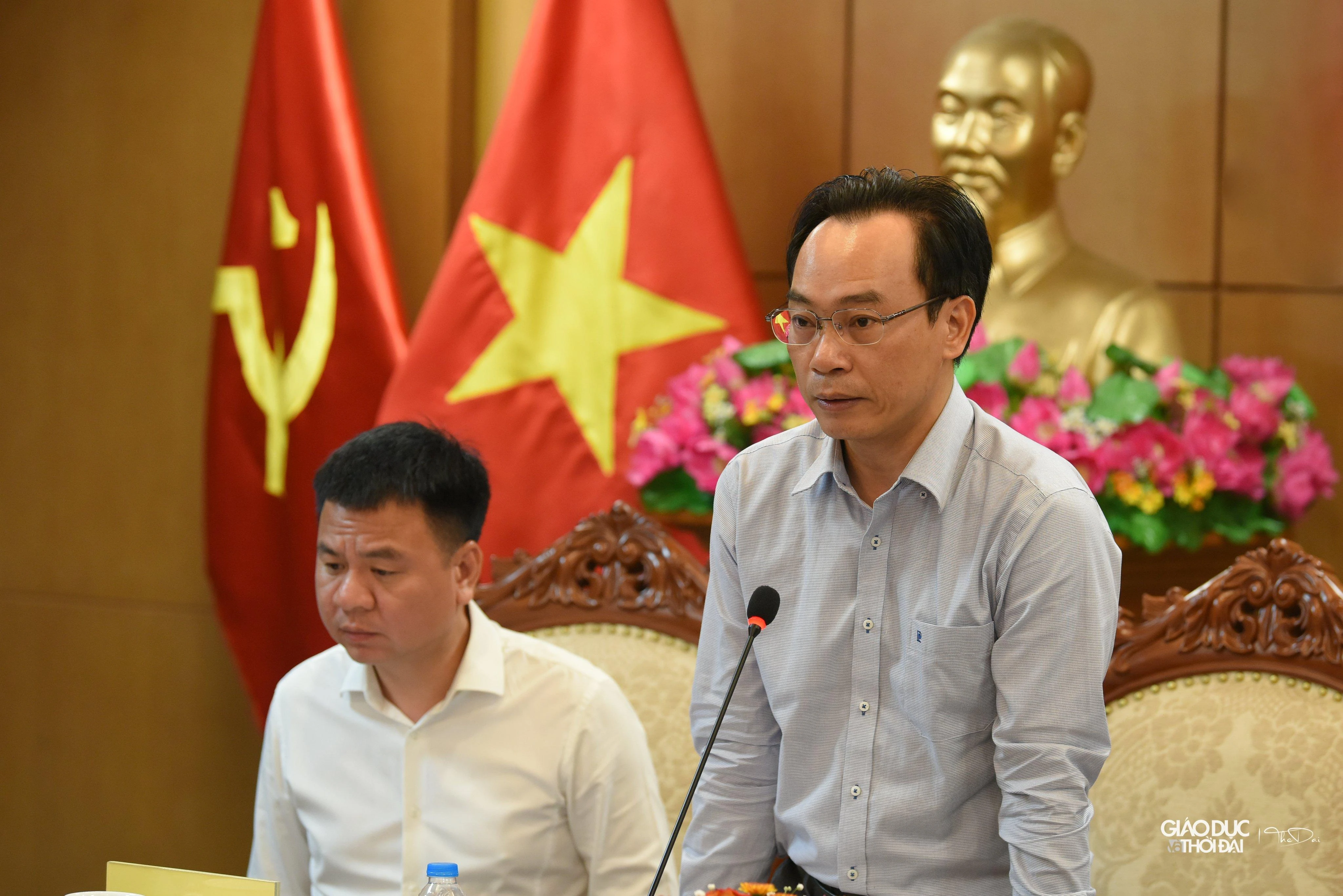 Thứ trưởng Bộ GD&amp;ĐT Hoàng Minh Sơn phát biểu.