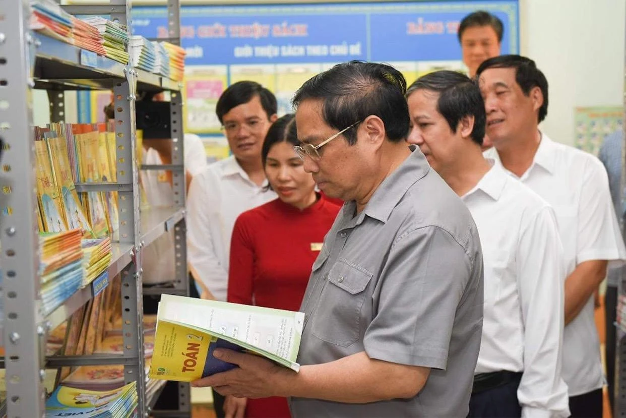 Thủ tướng thăm thư viện MM88b nhà cái, Thủ tướng thăm thư viện MM88b nhà cái,