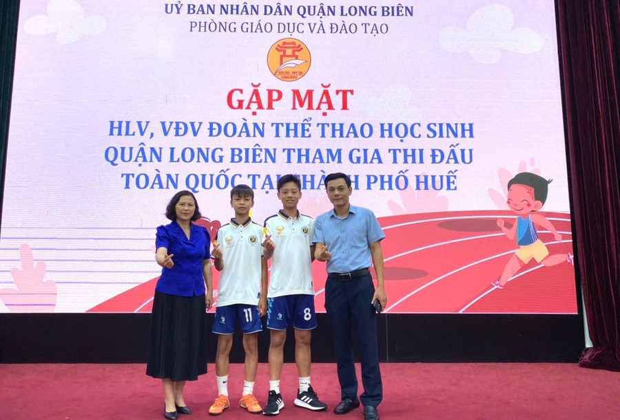 Cô Tám cùng hai MM886 slot game, bắn cá, lô đề, đá gà đạt huy chương vàng giải thể thao MM886 slot game, bắn cá, lô đề, đá gà thành phố Hà Nội. co-cam-1.jpg