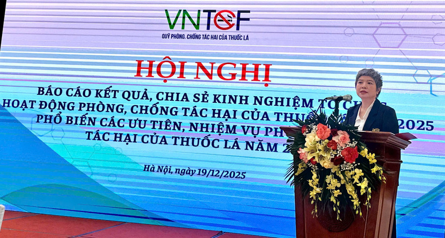 bà Dương Thị Thanh Hương – Phó tổng biên tập Báo Giáo dục và Thời đại. thuoc-la-1.jpg