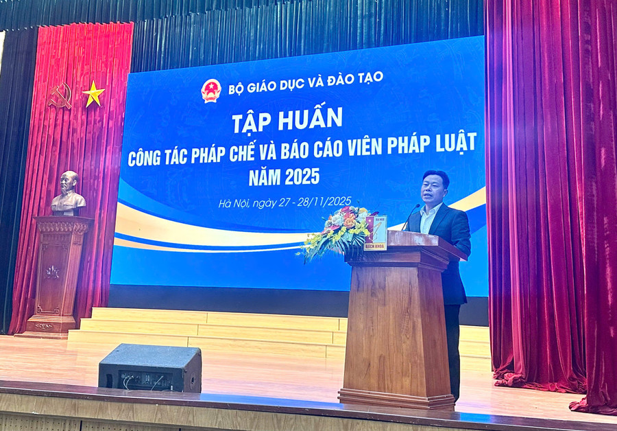 Thứ trưởng Bộ GD&ĐT Lê Quân phát biểu khai mạc.