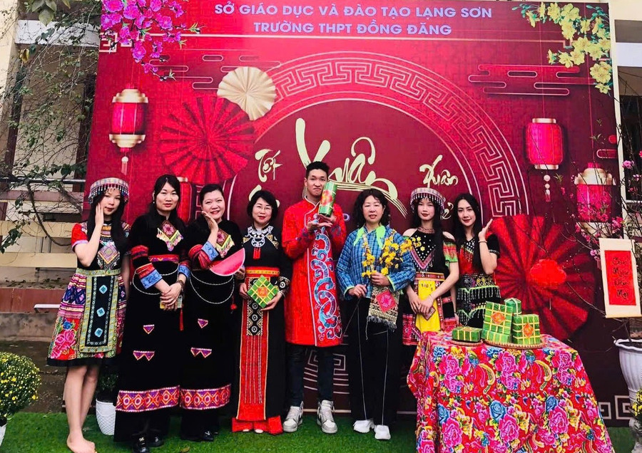 MM886 slot game, bắn cá, lô đề, đá gà Trường THPT Đồng Đăng (Lạng Sơn) tự hào mặc trang phục truyền thống của 1MM88.com tỷ lệ kèo World Cup 2026 mình trong các lễ hội.