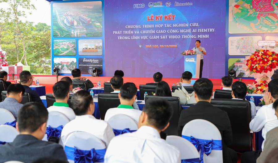 vnu-khoi-cong-du-an-ha-tang-cong-nghe-hoa-lac-24.jpg