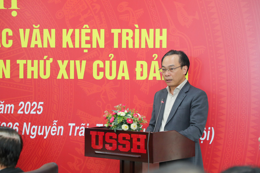 Giám đốc ĐHQGHN Hoàng Minh Sơn phát biểu khai mạc Hội nghị. vnu-giam-doc-dhqghn-hoang-minh-son-5.jpg