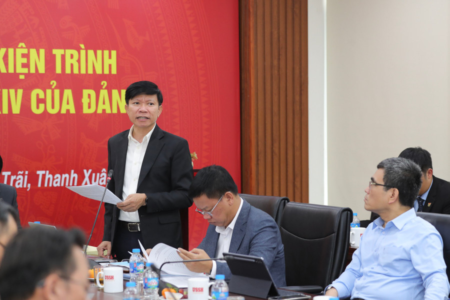 GS.TS Hoàng Anh Tuấn đặc biệt nhấn mạnh vai trò chủ thể của nhân dân. vnu-gop-y-van-kien-dh-dang-11.jpg