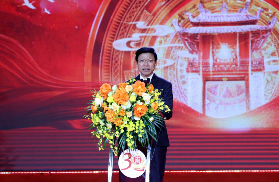 GS.TS Hoàng Anh Tuấn - Hiệu trưởng MM88b nhà cái ôn lại chặng đường phát triển. khxhnv3.jpg