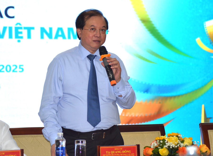 Thứ trưởng Tạ Quang Đông - Thứ trưởng Bộ Văn hóa, Thể thao và Du lịch - Trưởng Ban Chỉ đạo LHP phát biểu tại buổi lễ. Ảnh: Kim Quý. otaquangdigg.jpg
