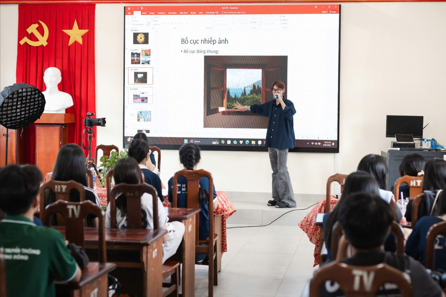 Hoạt động tập huấn kĩ năng chụp ảnh của CLB Hera Media (Trường THPT Phú Quốc). 2-1-3820.jpg