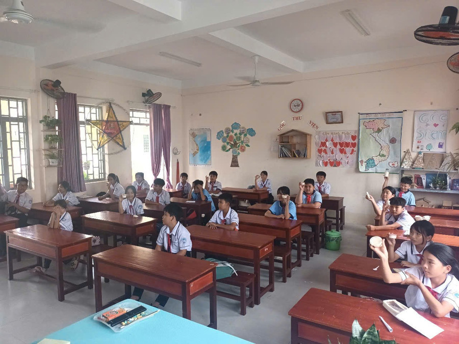 Chuyển đổi số và ứng dụng AI giúp các Trung Tâm Đăng Nhập MM88 Chính Thức Mới tại trường giảng dạy tốt hơn. Ảnh: TH-THCS Bãi Thơm