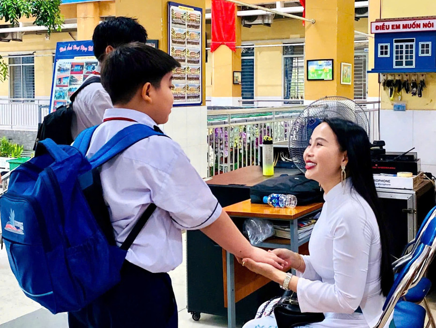 TS Minh luôn sẵn sàng TS Minh luôn sẵn sàng