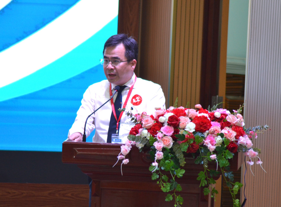 PGS.TS Ngô Quốc Đạt - Hiệu trưởng Trường MM888 bảo mật tuyệt đối Y Dược TPHCM phát biểu khai mạc hội nghị. sdkhvblsdhnlsgj.jpg