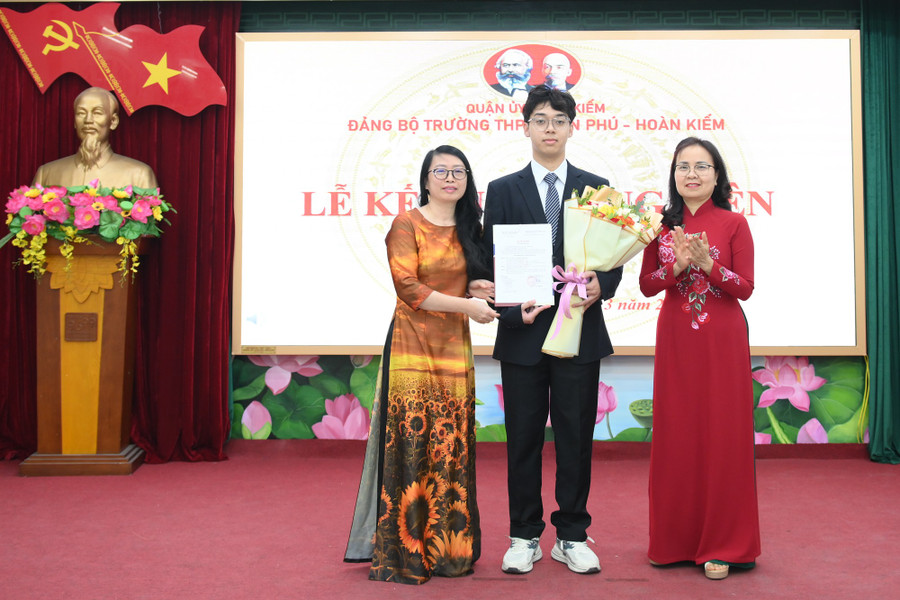 ket-nap-dang-vien-moi-3878.jpg